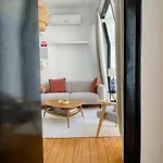 Hidden Gem Rustic Modern 2 Bedroom Flat * Lissabon