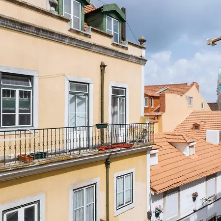 Hidden Gem Rustic Modern 2 Bedroom Flat * Lissabon
