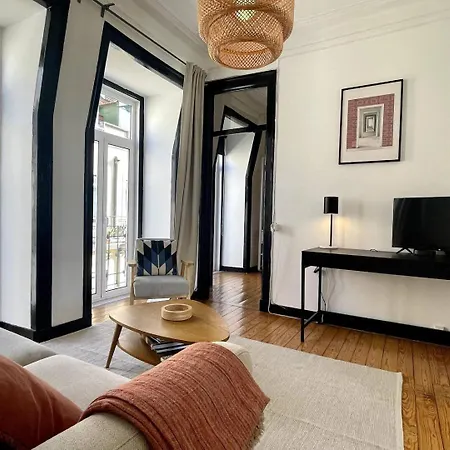 Hidden Gem Rustic Modern 2 Bedroom Flat Apartment Lisbon