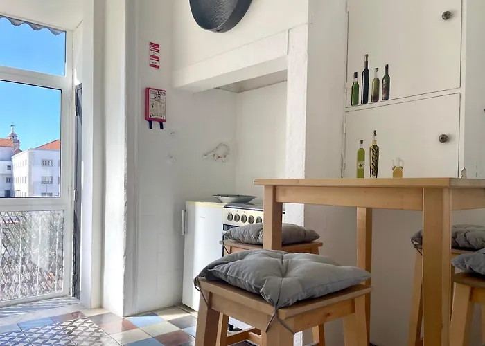 Hidden Gem Rustic Modern 2 Bedroom Flat