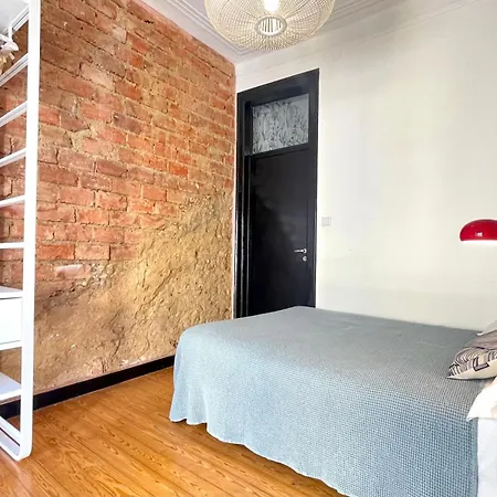 Hidden Gem Rustic Modern 2 Bedroom Flat